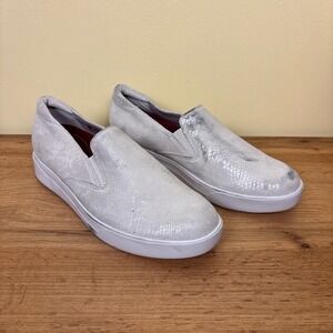 MUNRO Lennox Slip-On Sneaker‎ Womens Size 9.5 White Snake Suede Silver Comfort